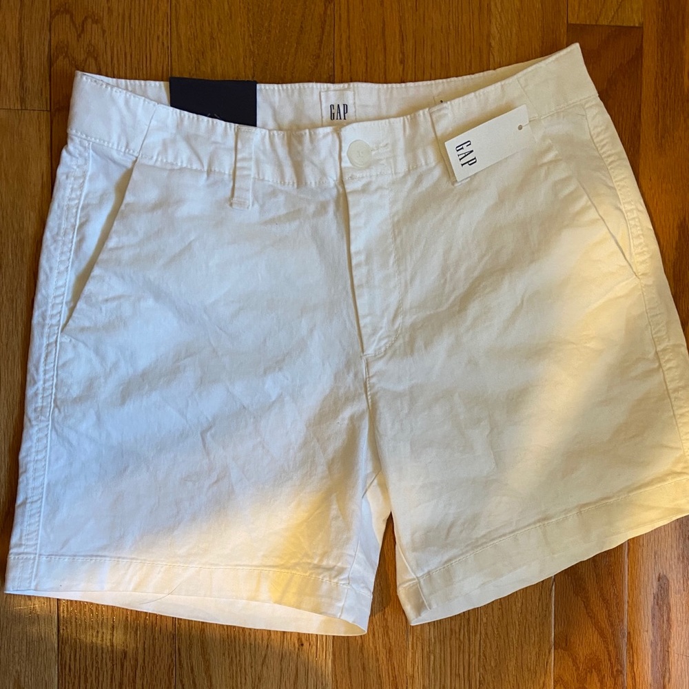 BNWT Gap Women’s Stretch Shorts Size 2